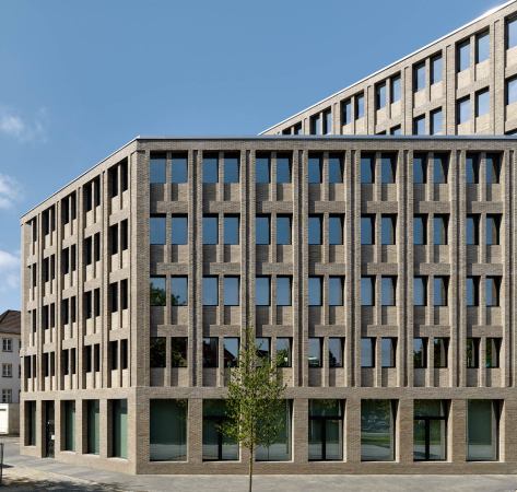 Backsteinfassade, Fassade, steinern, Backsteinexpressionismus, Bremerhaven, Regionalismus, Stadtteilidentitt, AOK, Brogebude, Bautradition, traditionelle Materialien, Norddeutschland, Historismus, Hafen