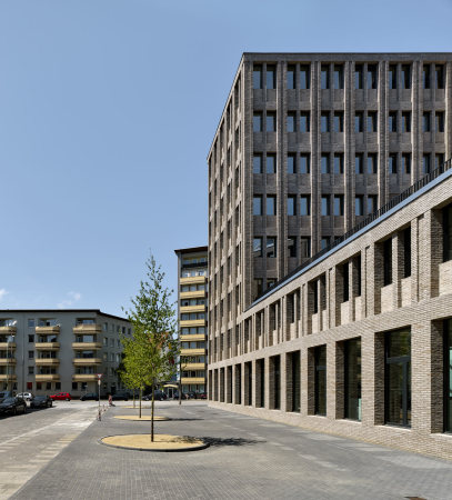 Backsteinfassade, Fassade, steinern, Backsteinexpressionismus, Bremerhaven, Regionalismus, Stadtteilidentitt, AOK, Brogebude, Bautradition, traditionelle Materialien, Norddeutschland, Historismus, Hafen