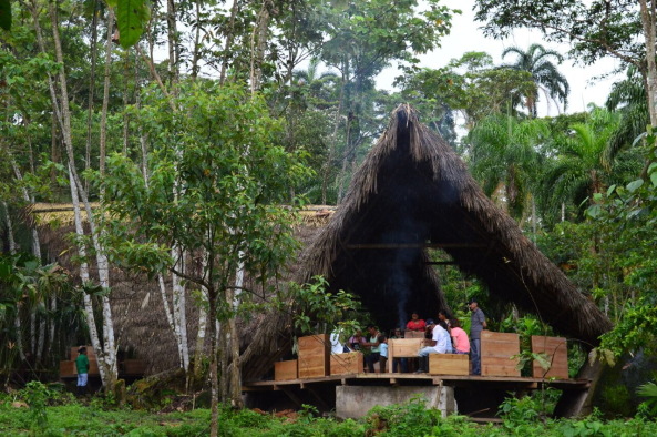 amazonas, kakao, htte, kakao-htte, studenprojekt, nachhaltiges bauen, equador, con lo que hay, ensusitio arq, kichwa, neubau, bambus, rattan, komposttoilette, brcke, regenwald
