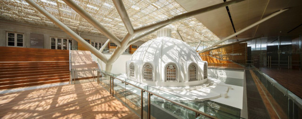 national gallery singapore, nationalgalerie, singapur, studio milou, paris, singapore, bauen im bestand, umbau, denkmal, kolonialarchitektur, kolonialviertel, kunst, galerie,  CPG, consultants, gold, decke, aufstockung