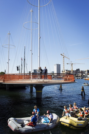 Soeren Svendsen, Olafur Eliasson, Brcke, Copenhagen, Kopenhagen, Fluss, Meer, Dnemark, Dnen, Fugnger, Fahrradfahrer, Kunst, art, bridge, berlin based, artist, berquerung, Erffnung, 2015, Cirkelbroen, christianshavn canal, Wasser, Kanal, nordeafonden