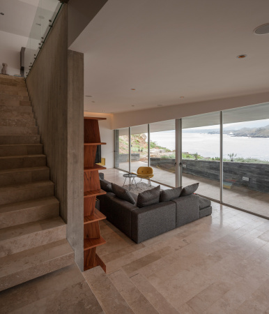 Topographie, Sichtbeton, Glas, Fassade, Villa, K�nstler, Maler, Meerblick, Aussicht, Rahmung, Windschutz, Chile, unebenes Terrain, K�ste