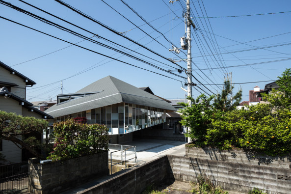 Stahl, steel, wood woll, Holzwolle, staircase, Treppe, Dach, Mansarddach, Tokushima, Japan, y+M design office Co, Kobe, Balett, dance school