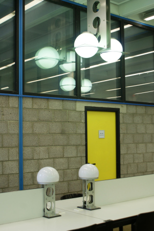 Ein Besuch im Fun Palace der Mathematik; Georg Kohlmaiers komoderne in Berlin; Technische Universitt Berlin; Barna von Sartory; Bredero Betonstein; Sonnenfalle; Schaum und Technik; Sanierung; Abriss; Luise Rellensmann; Stephan Becker; Brohaus; Glashaus; Berlin