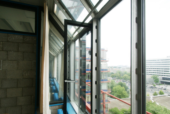 Ein Besuch im Fun Palace der Mathematik; Georg Kohlmaiers komoderne in Berlin; Technische Universitt Berlin; Barna von Sartory; Bredero Betonstein; Sonnenfalle; Schaum und Technik; Sanierung; Abriss; Luise Rellensmann; Stephan Becker; Brohaus; Glashaus; Berlin