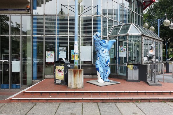 Ein Besuch im Fun Palace der Mathematik; Georg Kohlmaiers komoderne in Berlin; Technische Universitt Berlin; Barna von Sartory; Bredero Betonstein; Sonnenfalle; Schaum und Technik; Sanierung; Abriss; Luise Rellensmann; Stephan Becker; Brohaus; Glashaus; Berlin