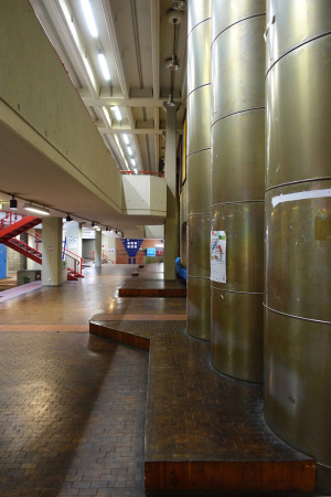 Ein Besuch im Fun Palace der Mathematik; Georg Kohlmaiers komoderne in Berlin; Technische Universitt Berlin; Barna von Sartory; Bredero Betonstein; Sonnenfalle; Schaum und Technik; Sanierung; Abriss; Luise Rellensmann; Stephan Becker; Brohaus; Glashaus; Berlin