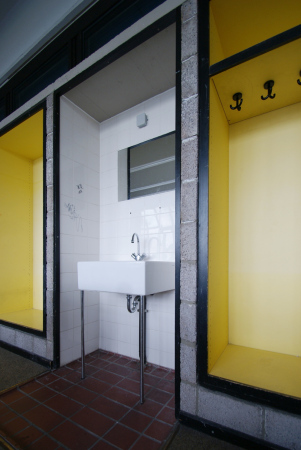 Ein Besuch im Fun Palace der Mathematik; Georg Kohlmaiers komoderne in Berlin; Technische Universitt Berlin; Barna von Sartory; Bredero Betonstein; Sonnenfalle; Schaum und Technik; Sanierung; Abriss; Luise Rellensmann; Stephan Becker; Brohaus; Glashaus; Berlin