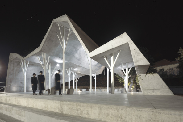 israel, shai epstein, Ron Shenkin, friedhof, pavillon, dach, baum, baumsttzen, beton, sichtbeton, neubau, symbol, trauer, pardesia, mittelmeerkste, netanya