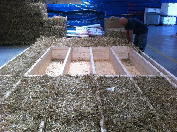 Sporthalle, 2015, Fertigstellung, Neubau, Holzfassade, Frankreich, France, Konstruktion, Holzkonstruktion, Dmmung, Stroh, natrlich, Hacine Cherifi gymnasium, Rillieux-La-Pape, Tectoniques Architectes, ko, Marcel Cerdan, Boxer, Astroballe, Lyon, Groraum, sports, new building, Vorort,11h45, Tectoniques Architects