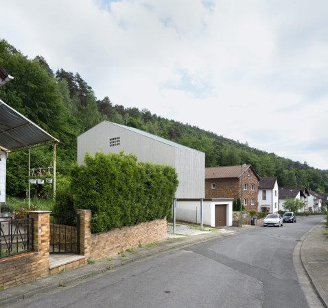 Haus Kalkschmieden, Huser des Jahres, Haus, Wohnhaus, Callwey, DAM, Deutsches Architekturmuseum, Bernardo Bader Architekten, Wolfgang Bachmann, Wladimir Kaminer, , L3P, savioz fabrizzi, Innauer Matt Architekten, Haus ma Mhlbahc, Satteldach, Zuhause, Ausstellung in Frankfurt, Award, Preis, Auszeichnung, Callwey Verlag, Peter Schmal,