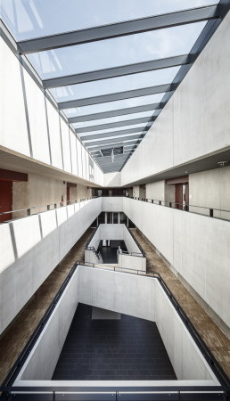 auer, weber, europische schule, europaschule, straburg, frankreich, neubau, beton, diplomatie, diplomaten, europa, schiefe winkel, schiefwinklig, horizontal, campus, innenhof, atrium, Aldo Amoretti