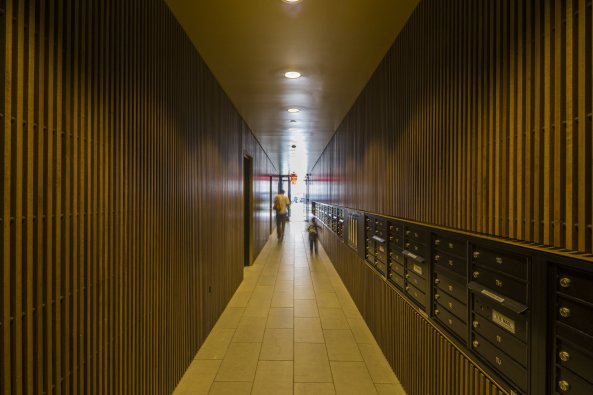 Beton, concrete, fassade, facade, brutalist, verspielt, rauh, David Adjaye, Harlem, New York, Wohnungsbau, Broadway Housing Community, Museum, Sugar Hill, Sockelbau, Riegel, Fensterformate, window formats, Saint Nicholas Avenue
