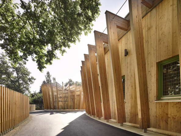 Roman Mensing, Streichelzoo, 2015, Fertigstellung, Holz, Zoo, animals, Tiere, Neubau, Holz, Hozbauweise, hringen, krensings, Landesgartenschau, 2015, 2016, Park, garten, garden, birds, Vgel,