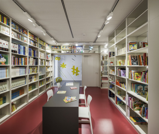 Schwarzenbach, Spitzdach, pointed roof, Satteldach, gabled roof, Erika Fuchs, translator, Donald Duck, Walt Disney, Dominik Burkard, Karlsruhe, Gauben, weier Putz,  Comic-Museum, Alststadt, Traufe, dormer window