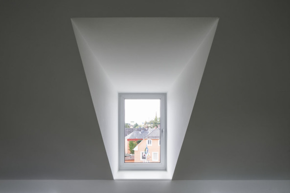 Schwarzenbach, Spitzdach, pointed roof, Satteldach, gabled roof, Erika Fuchs, translator, Donald Duck, Walt Disney, Dominik Burkard, Karlsruhe, Gauben, weier Putz,  Comic-Museum, Alststadt, Traufe, dormer window