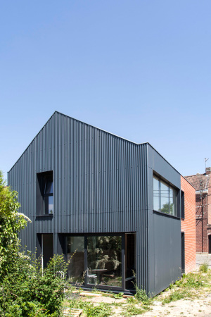 Backstein, Ziegelstein, Backsteinfassade, Wellblech, Einfamilienhaus, rurale Typologien, Scheune, Architektur fr die Landwirtschaft, Collage, Hlle, Holzstruktur, Ornament