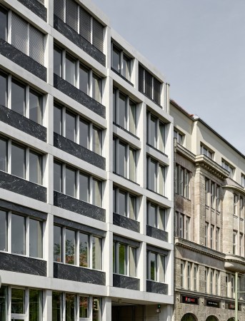 Barkow Leibinger, Frank Barkow, Regine Leibinger, Aufbau Haus, Anbau, Betonfertigteile, Naturstein, Elsnerhaus, Kreuzberg, Loft, Geschftshaus, Kreativszene, creative industries, concrete, prefabricated, natural stone, office and shop, Berlin