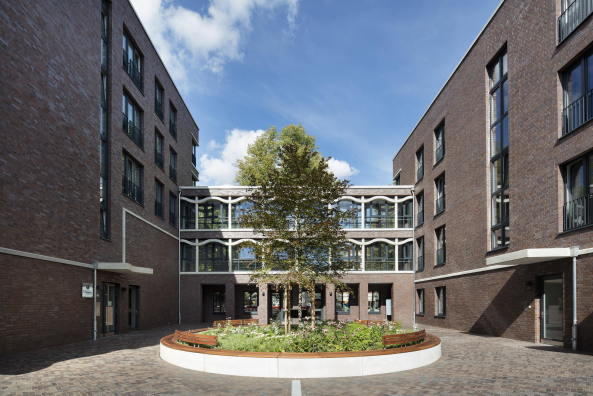 Tarpenbekstrae, Bethanienhfe Jamburg, 2015, Wohnungsbau, Wohnheim, Altenheim, Eppendorf, Pflegeheim, Stefan Niemller, Martinistrae, GHP Landschaftsarchitekten, Diakonissen-Stiftung, Germany, housing, nps tchoban voss, Neubau, Bacjstein, Brick, Ensemble, Kreuzgang,