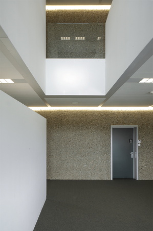 Den Bosch, Provinciehuis, Kaan Architecten, Update, Umbau, rennovation, Brogebude, Verwaltungsgebude, Beton, Brutalismus, Brutalism, Hugh Maaskant, Sozialstaat, Noord-Brabant, Moderne, modernism, netherlands, Dutch, 2015, concrete, 1971, Rotterdam, Foyer, Bar, Bros, offices, Hochhaus, Slab, tower, Kees Kaan