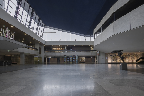 Den Bosch, Provinciehuis, Kaan Architecten, Update, Umbau, rennovation, Brogebude, Verwaltungsgebude, Beton, Brutalismus, Brutalism, Hugh Maaskant, Sozialstaat, Noord-Brabant, Moderne, modernism, netherlands, Dutch, 2015, concrete, 1971, Rotterdam, Foyer, Bar, Bros, offices, Hochhaus, Slab, tower, Kees Kaan