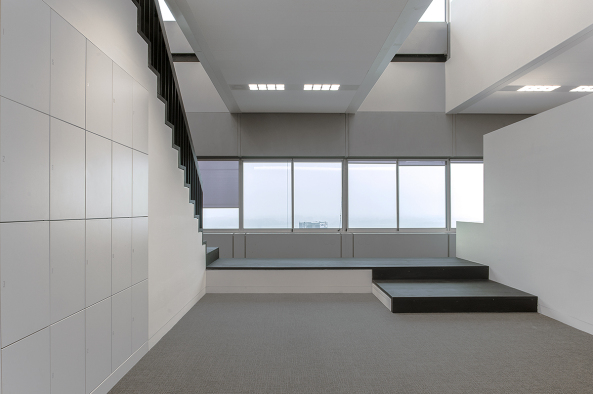 Den Bosch, Provinciehuis, Kaan Architecten, Update, Umbau, rennovation, Brogebude, Verwaltungsgebude, Beton, Brutalismus, Brutalism, Hugh Maaskant, Sozialstaat, Noord-Brabant, Moderne, modernism, netherlands, Dutch, 2015, concrete, 1971, Rotterdam, Foyer, Bar, Bros, offices, Hochhaus, Slab, tower, Kees Kaan