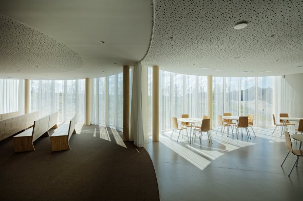 Krematorium, crematorium, ceremony hall, landscaping, Parkanlage, circle, Kreis, symbolic, Symbol, symbolisch, mourning, Trauer, Death, Tod, France, Frankreich, PLAN01