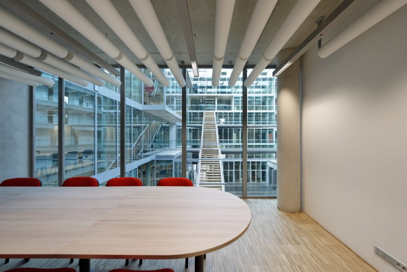 Dietmar Feichtinger, Headquarters, Neubau, Firmensitz, Lille, 2015, Frankreich, Wohnungsbaugesellschaft, 425, boulevard Gambetta Tourcoing, Lille Mtropole Habitat, Glas, Stahl, Atrium, Fertigstellung, Steel, new building, France, French, Frankreich