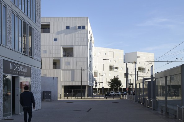 Julien Lanoo, LAN Architecture, Paris; Frankreich; Bordeaux; Begles; Carre Lumiere; Wohnungsbau; Kollektives Wohnen; Klimakonzept; Neubau; kostengnstig; hybrid