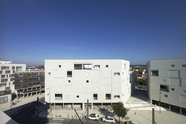Julien Lanoo, LAN Architecture, Paris; Frankreich; Bordeaux; Begles; Carre Lumiere; Wohnungsbau; Kollektives Wohnen; Klimakonzept; Neubau; kostengnstig; hybrid