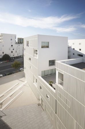 Julien Lanoo, LAN Architecture, Paris; Frankreich; Bordeaux; Begles; Carre Lumiere; Wohnungsbau; Kollektives Wohnen; Klimakonzept; Neubau; kostengnstig; hybrid