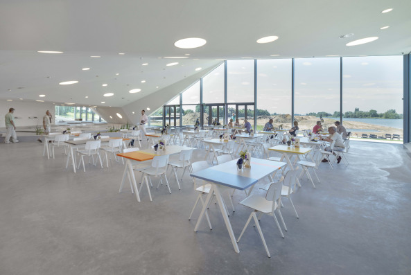 Erdaufsch�ttung, earthwork, Biomasse, Bodenheizung, Museum, Pavillons, begr�ntes Dach, Pyramide, Insel, Biesbosch, Studio Marco Vermeulen, National Park, Nationalpark, Polder, polder, Deich, roof of gras, herbs, isolation, exhibition,  island, Insel