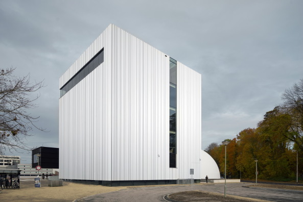 Kerkrade, Design, Museum, Grundsteinlegung, Europa, Europe, Gestaltung, Werkstatt, Planetarium, Shift Architecture Urbanism C-City, Cube, Columbus, 3-D Kino, OMA, Rem Koolhaas, W�rfel, German Red Dot, Cooper Hewitt, Smithsonian Design Museum, Fertigstellung, Umsetzung, Realisierung, 2015, Limburg, Museumsplein, Shift Architecture Urbanism, Netherlands, Niederlande, Rotterdam, Discovery Center Continium