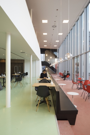 Kerkrade, Design, Museum, Grundsteinlegung, Europa, Europe, Gestaltung, Werkstatt, Planetarium, Shift Architecture Urbanism C-City, Cube, Columbus, 3-D Kino, OMA, Rem Koolhaas, Wrfel, German Red Dot, Cooper Hewitt, Smithsonian Design Museum, Fertigstellung, Umsetzung, Realisierung, 2015, Limburg, Museumsplein, Shift Architecture Urbanism, Netherlands, Niederlande, Rotterdam, Discovery Center Continium