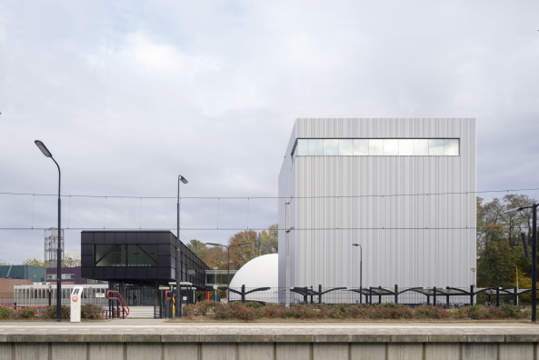 Kerkrade, Design, Museum, Grundsteinlegung, Europa, Europe, Gestaltung, Werkstatt, Planetarium, Shift Architecture Urbanism C-City, Cube, Columbus, 3-D Kino, OMA, Rem Koolhaas, W�rfel, German Red Dot, Cooper Hewitt, Smithsonian Design Museum, Fertigstellung, Umsetzung, Realisierung, 2015, Limburg, Museumsplein, Shift Architecture Urbanism, Netherlands, Niederlande, Rotterdam, Discovery Center Continium