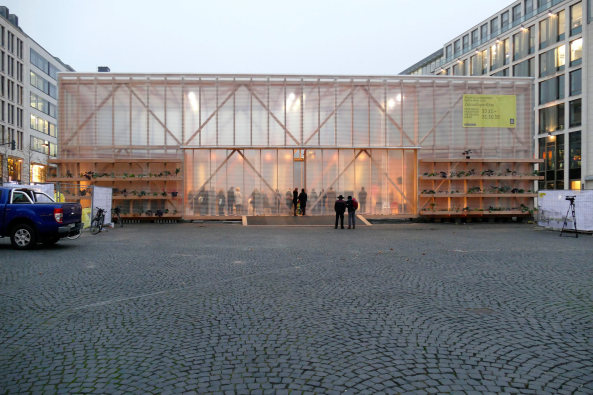 ASRM erffnet Pavillon in Frankfurt