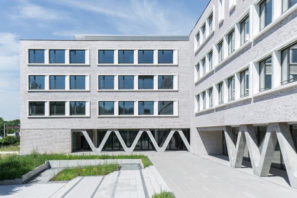 Schule, deutsch-trkisch, dialog, ziegelstein, Sichtbeton, Betonschlaufe, Arkade, Altbau, Neubau, Ensemble, Kln, Wulff-Architekten, school, German turkish, concrete,communication,
