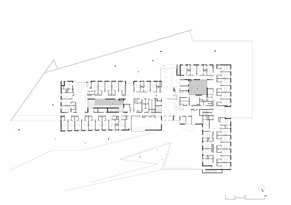 Farbe, Beton, Dominique Coulon et associes, Burgund, Seniorenresidenz, home for the aged, Burgund, Bourgogne, Schwarz, wei, white, black, wings, yard, dramatic entrance