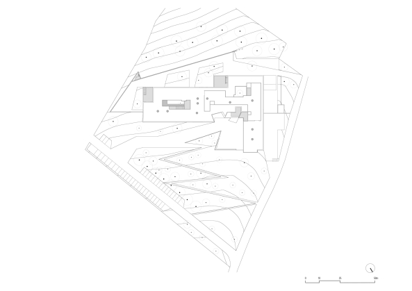 Farbe, Beton, Dominique Coulon et associes, Burgund, Seniorenresidenz, home for the aged, Burgund, Bourgogne, Schwarz, wei�, white, black, wings, yard, dramatic entrance