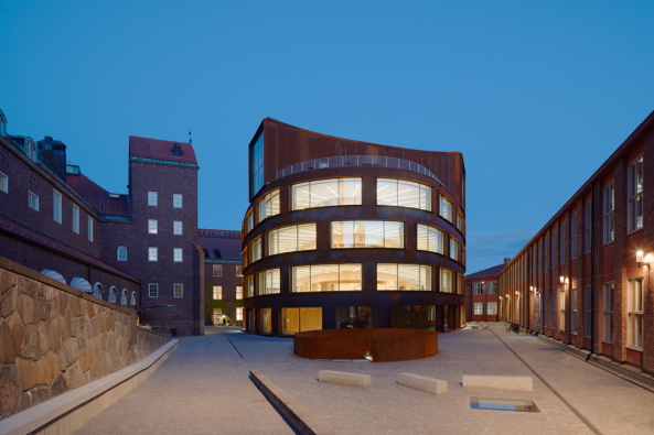 CorTen steel, Cortenstahl, Kortenstahl, Tham & Videgard, Architekturhochschule, schwingende Wnde, Curved walls, deep floor, tiefer Grundriss, Fenster, flow, im Fluss, School of Architecture, Stockholm, Royal Institute