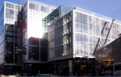 Foster stellt Gewerbekomplex in London fertig