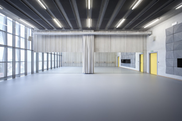 Metallhlle, perforiert, perforated, Shell, metal, concrete, lateral conrete walls, Beton, Quader, Baulcke, Joinville-le-Pont, Lankry Architectes, Betonwnde, Tanzschule, Dancing school, slim, tower