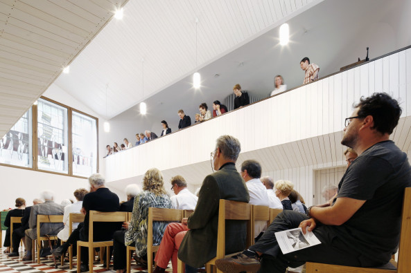 Holz, Trklinken, Trrahmen, Chipperfield, Bayer Uhrig, Modersohn Freiesleben, Kaiserslautern, Berlin, Homburg, Bruchhof-Sanddorf, Holz, gehobelt, sgerau, Bretter, 90 Grad, Raum im Raum, wood, bronze, metallic, noble elements, rustical, church, Kirche, Umbau,