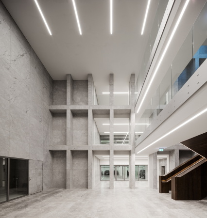 C.F. Mller Architects, Brogebude, Neubau, Verwaltung, Superblock, Hochhaus, Trme, corporate headquarters, HQ, Aarhus, C.F. Mller Landscape, COWI, Vero Moda, Jack & Jones, Bestseller, fashion group, 400 bicycles, Fahrradtiefgarage, Fahrrad, Bro, Grundriss, Modekonzern, Konzern, car park, Naturstein, Fassade, stone, 2015, indoor plaza, nachhaltig, energetisch, saving, enery, Denmark, danisk, Dnemark