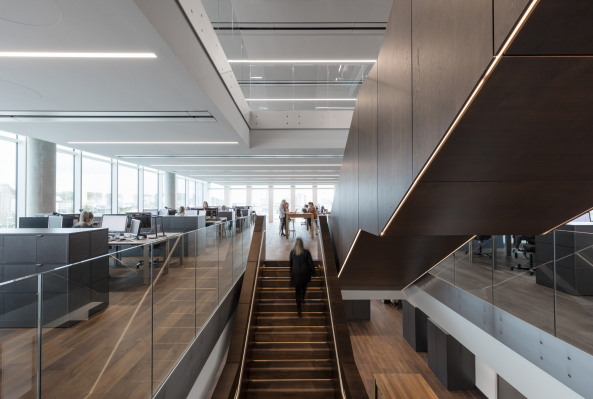 C.F. M�ller Architects, B�rogeb�ude, Neubau, Verwaltung, Superblock, Hochhaus, T�rme, corporate headquarters, HQ, Aarhus, C.F. M�ller Landscape, COWI, Vero Moda, Jack & Jones, Bestseller, fashion group, 400 bicycles, Fahrradtiefgarage, Fahrrad, B�ro, Grundriss, Modekonzern, Konzern, car park, Naturstein, Fassade, stone, 2015, indoor plaza, nachhaltig, energetisch, saving, enery, Denmark, danisk, D�nemark