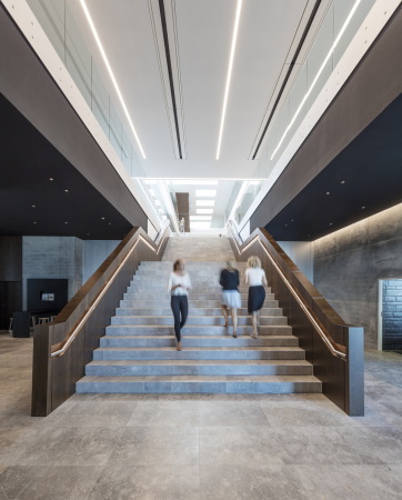 C.F. Mller Architects, Brogebude, Neubau, Verwaltung, Superblock, Hochhaus, Trme, corporate headquarters, HQ, Aarhus, C.F. Mller Landscape, COWI, Vero Moda, Jack & Jones, Bestseller, fashion group, 400 bicycles, Fahrradtiefgarage, Fahrrad, Bro, Grundriss, Modekonzern, Konzern, car park, Naturstein, Fassade, stone, 2015, indoor plaza, nachhaltig, energetisch, saving, enery, Denmark, danisk, Dnemark