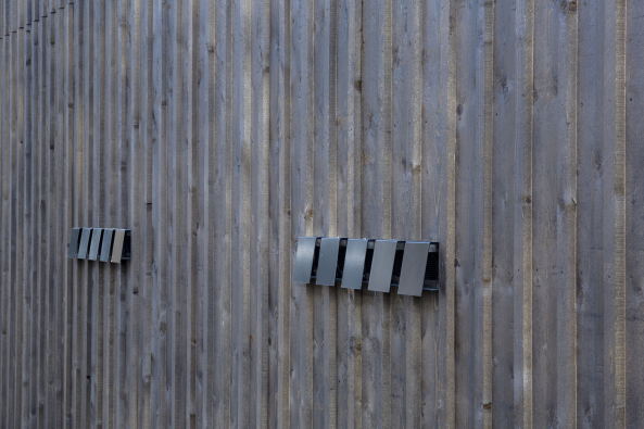 Werkstatt, Holz, 2015, 2016, Gebude, Neubau, new building, St James school, Schulgebude, Werkstattbau, workshop, wood, Ashford, Surrey, Church Rrd, Gareth Gardner, Douglas Fir timber, Douglasie, Fichte, England, Grobirtannien, great britain, southern england, timber-frame, Holrahmen, Holzrahmenbauweise, Squire and Partners, Holzkasten, Holzfassade, facade, Fertigstellung, open plan