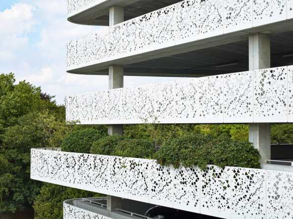 perforiert, Garage, Gent, Abscis Architecten, Parking House, Parkhaus, perforated, metal, Metall, Gent, Belgium, Ghent, Hospital,