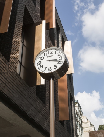 Kim Jaeyoon, Le Sixieme, Brogebude, 2016, Fertigstellung, Kim Jaeyoon, Seiko, Samjung, Bricks, Backstein, Ziegel, Beton, Concrete, Untergeschoss, Grundrisse, Korea, South Korea, office building, Gangnam Style, office building, Treppenhaus, dunkel, dster, edel, modern, Einfahrt, Tiefgarage, Uhr, Clock stairs, time and space, floors, Eonju-ro 126-gil,