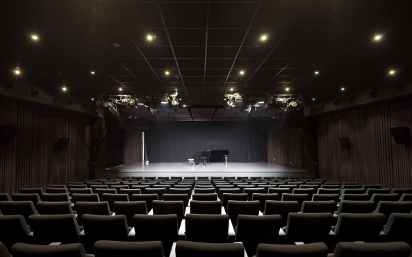 Franzsische Botschaft, Botschaft, Embassy, Jakarta, franzsisches Institut, Indonesien, Segond-Guyon Architectes, Institut, Patio, Sockelgeschoss, Sockel, Lichthof, Lavastein, Fassade